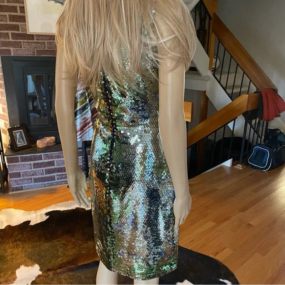 ⭐️ VERSACE— Stunning Sequined Dress, Blue/ Green/Silvery floral. GORGEOUS ! ⭐️ - Picture 3 of 17